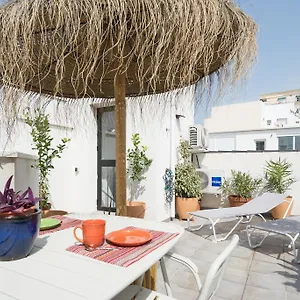 https://historic-centre-rooftop-parking.hotelsinnerja.org